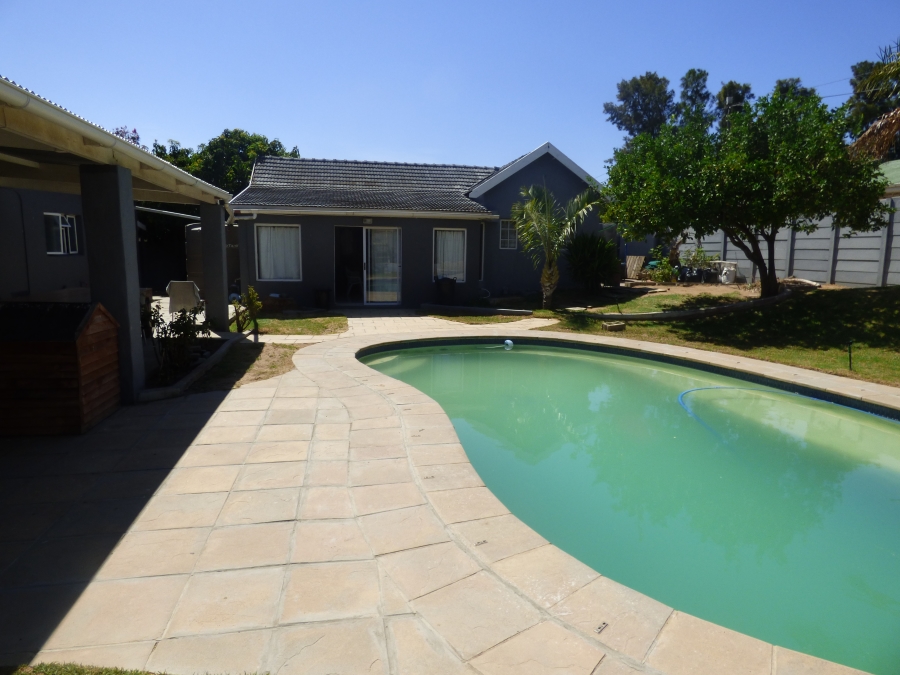 4 Bedroom Property for Sale in Darling Western Cape